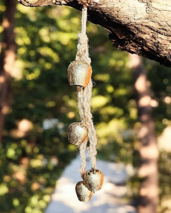 Metal_Wall_Hanging_Windchime_with_Cowbell_Design_Hanging_Bell_Latkan_(Pack_of_2)
