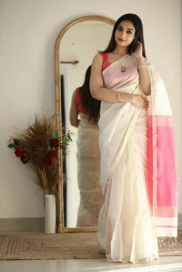 Off_White_Saree_With_Soft_Lichi_Silk_Fabric_With_Jacquard_Work_With_Beige_For_Women