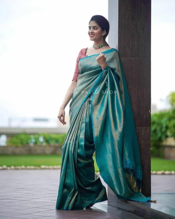 Green_Saree_With_Soft_Lichi_Silk_Fabric_With_Jacquard_Work_With_For_Women