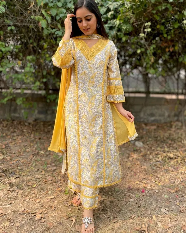 Yellow_Pure_Muslin_Cotton_Top_Palazzo_Dupatta_For_Women