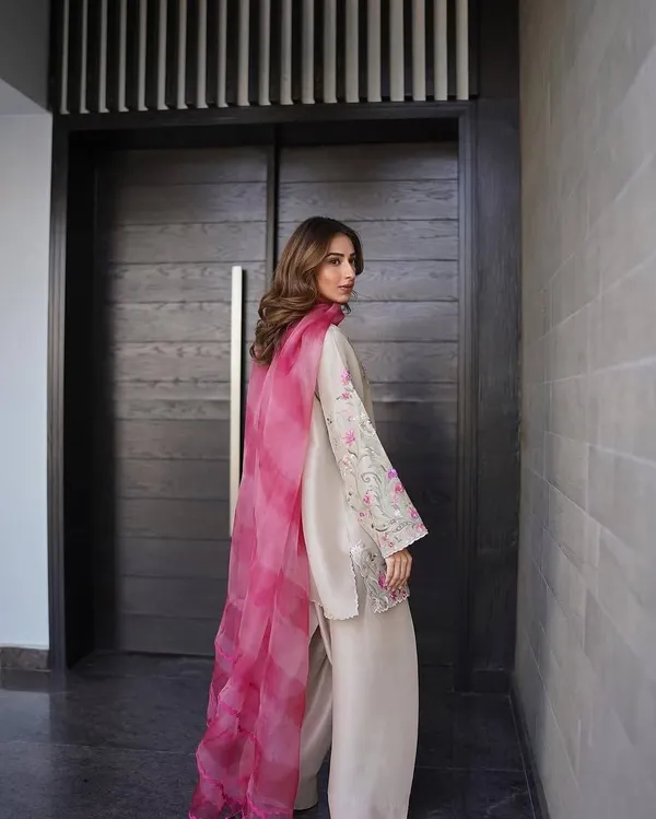 Beige_French_Crepe_Designer_Farsi_Salwar_Suit_Top_Pant_With_Soft_Organza_Dupatta_For_Women