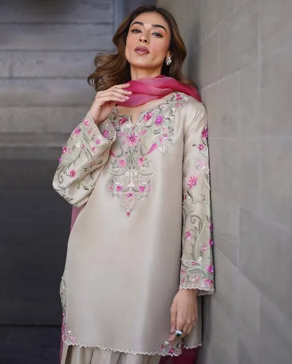 Beige_French_Crepe_Designer_Farsi_Salwar_Suit_Top_Pant_With_Soft_Organza_Dupatta_For_Women