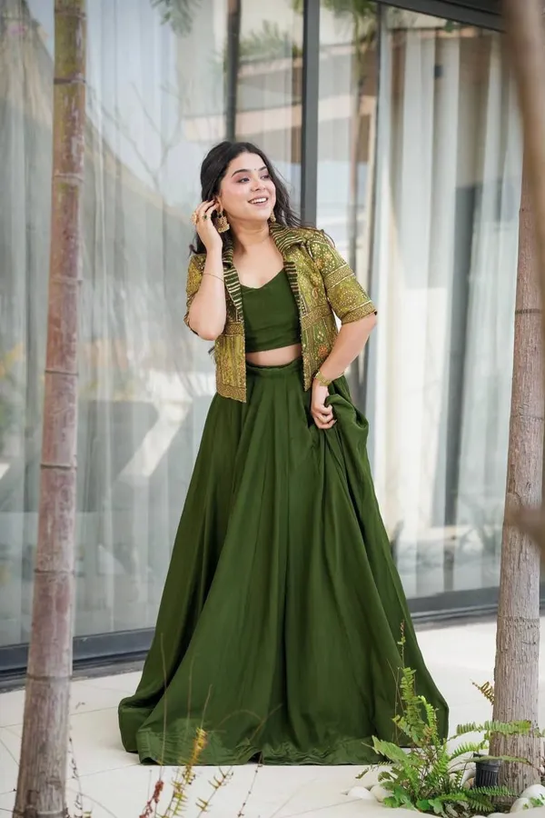 Elegant_Olive_Green_Ethnic_Ensemble_with_Embellished_Jacket