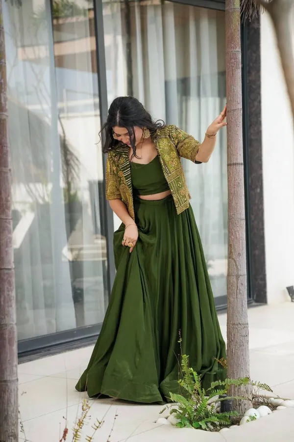 Elegant_Olive_Green_Ethnic_Ensemble_with_Embellished_Jacket