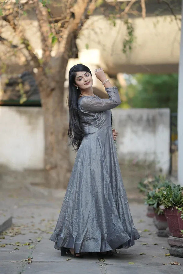 Grey_Flowy_Gown_For_All_Occasion_With_Gold_Crush_Fabric_Gray_Colour_Very_Popura_Design_For_Women