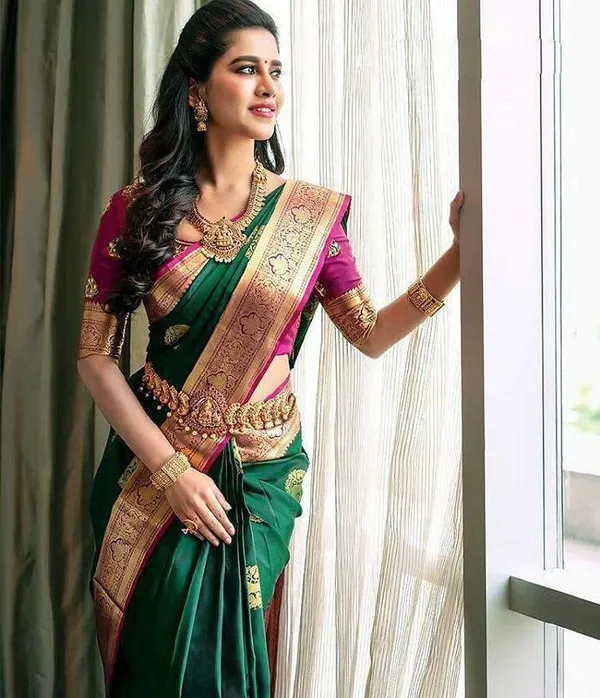 Green_Saree_With_Soft_Lichi_Silk_Fabric_With_Jacquard_Work_For_Women