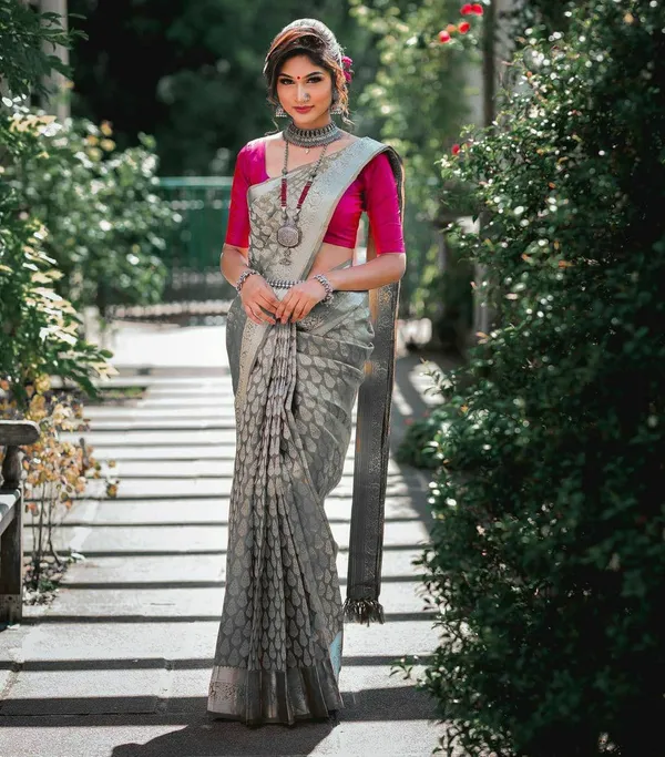 Multicolor_Saree_With_Soft_Lichi_Silk_Fabric_With_Jacquard_Work_For_Women