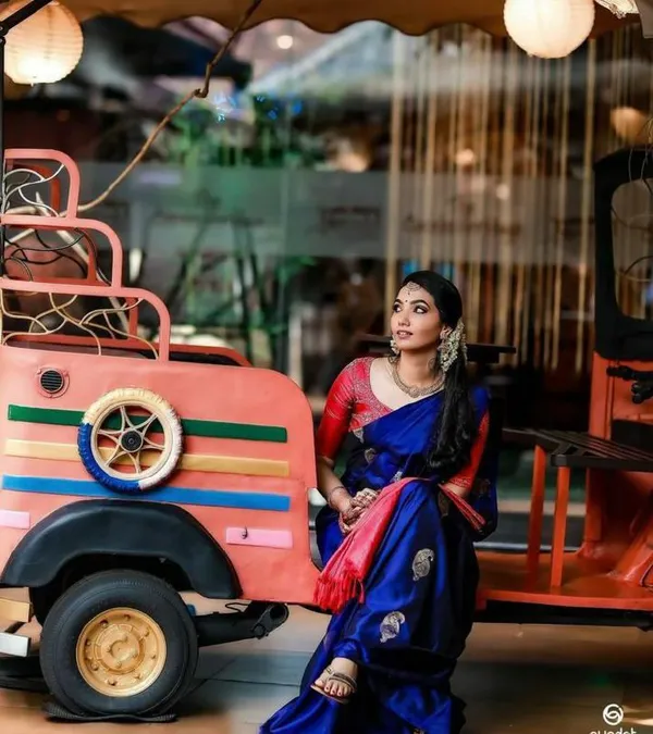 Multicolor_Saree_With_Soft_Lichi_Silk_Fabric_With_Jacquard_Work_For_Women