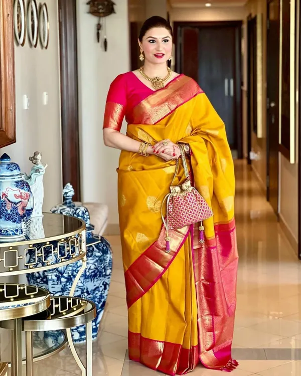 Multicolor_Saree_With_Soft_Lichi_Silk_Fabric_With_Jacquard_Work_For_Women