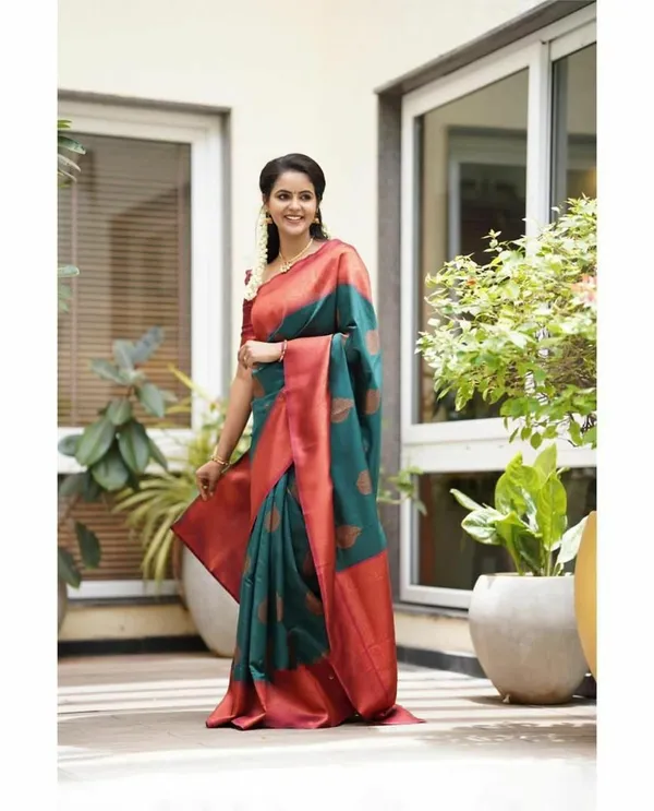 Green_Saree_With_Soft_Lichi_Silk_Fabric_With_Jacquard_Work_For_Women