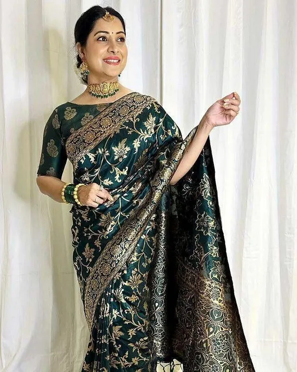 Green_Saree_With_Soft_Lichi_Silk_Fabric_With_Jacquard_Work_With_For_Women