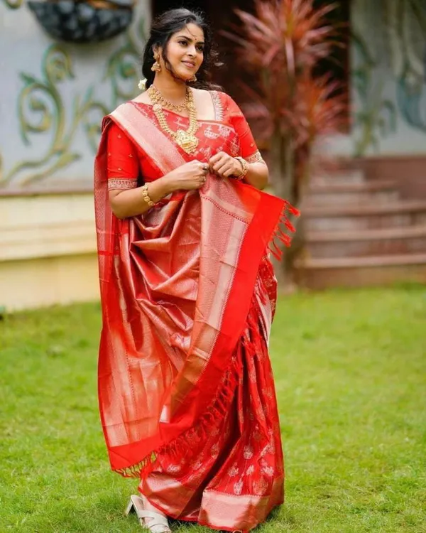 Multicolor_Saree_With_Soft_Lichi_Silk_Fabric_With_Jacquard_Work_For_Women