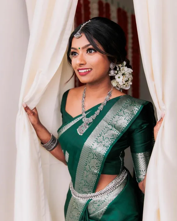 Green_Saree_With_Soft_Lichi_Silk_Fabric_With_Jacquard_Work_For_Women