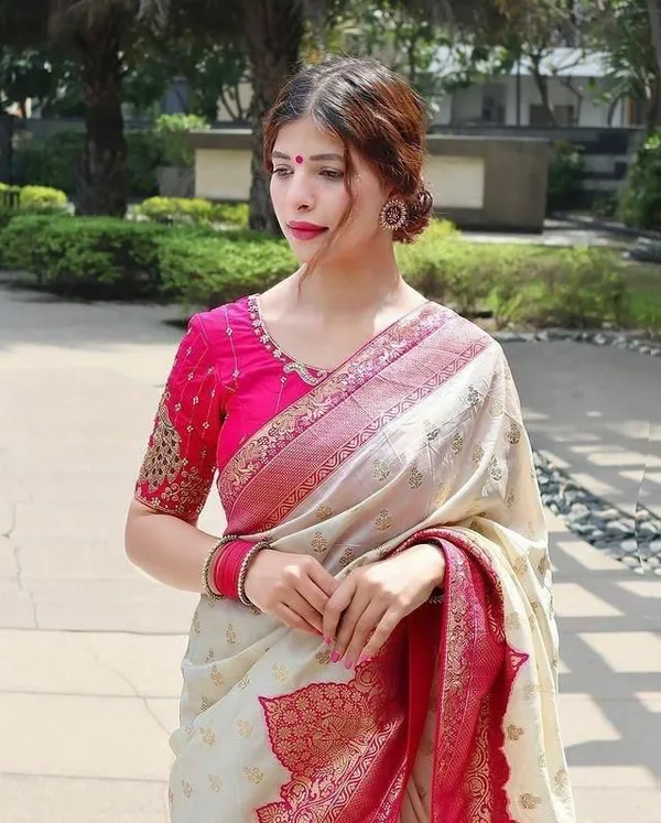Multicolor_Saree_With_Soft_Lichi_Silk_Fabric_With_Jacquard_Work_For_Women