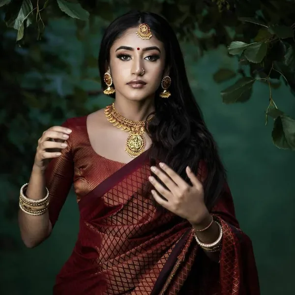Brown_Saree_With_Soft_Lichi_Silk_Fabric_With_Jacquard_Work_For_Women