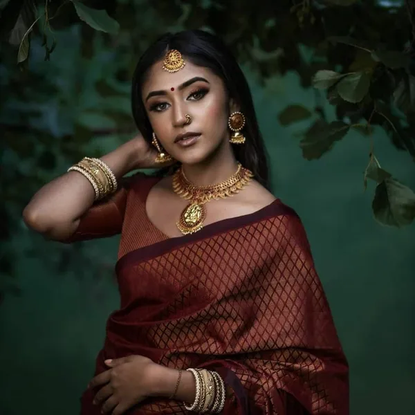 Brown_Saree_With_Soft_Lichi_Silk_Fabric_With_Jacquard_Work_For_Women