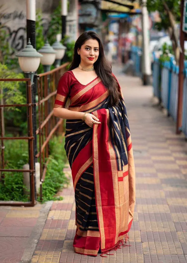 Maroon_Saree_With_Soft_Lichi_Silk_Fabric_With_Jacquard_Work_With_For_Women