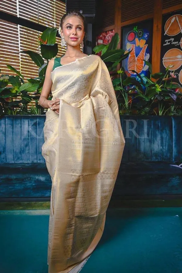Off_White_Saree_With_Soft_Lichi_Silk_Fabric_With_Jacquard_Work_With_For_Women