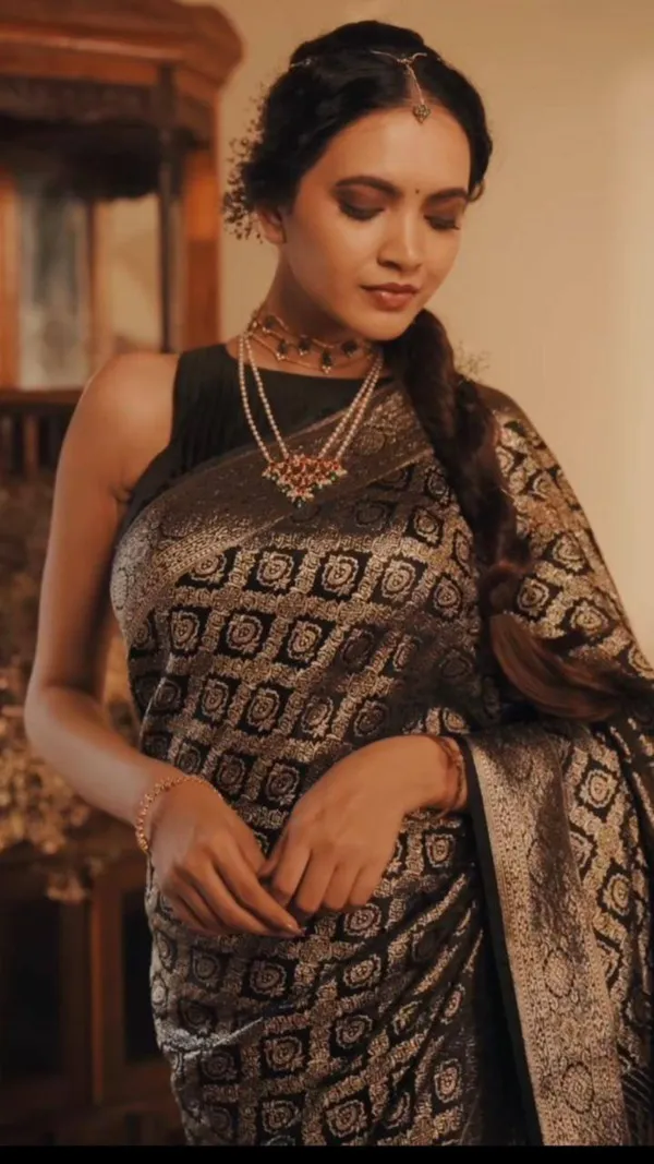 Black_Saree_With_Soft_Lichi_Silk_Fabric_With_Jacquard_Work_For_Women