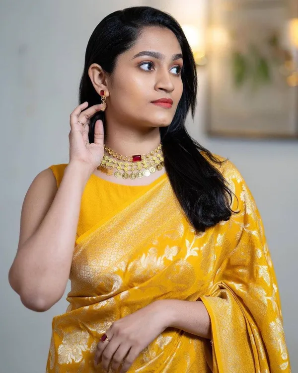 Yellow_Saree_With_Soft_Lichi_Silk_Fabric_With_Jacquard_Work_For_Women