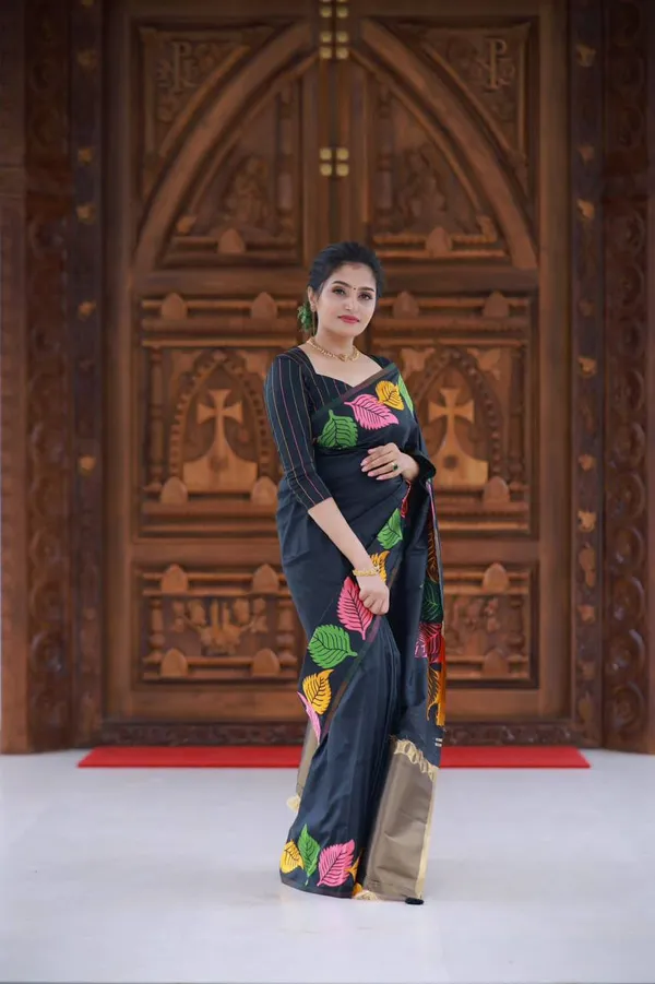 Black_Saree_With_Soft_Banarasi_Silk_Fabric_With_Golden_Zari_Work_Work_For_Women