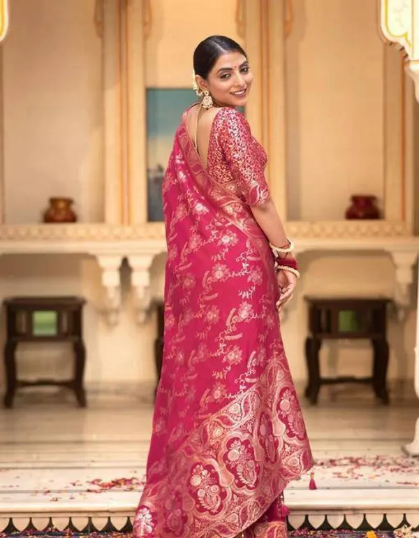 Maroon_Saree_With_Soft_Lichi_Silk_Fabric_With_Jacquard_Work_With_For_Women