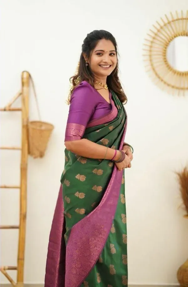 Green_Saree_With_Soft_Lichi_Silk_Fabric_With_Jacquard_Work_For_Women