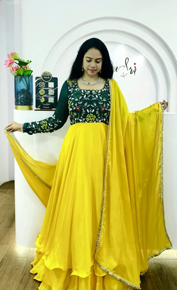 Sunshine_Bloom_Anarkali_Gown_Set