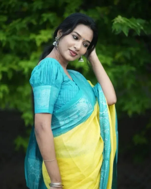 Yellow_Saree_With_Soft_Lichi_Silk_Fabric_With_Jacquard_Work_With_For_Women