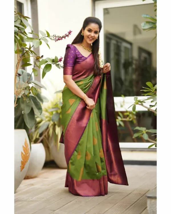 Green_Saree_With_Soft_Lichi_Silk_Fabric_With_Jacquard_Work_For_Women