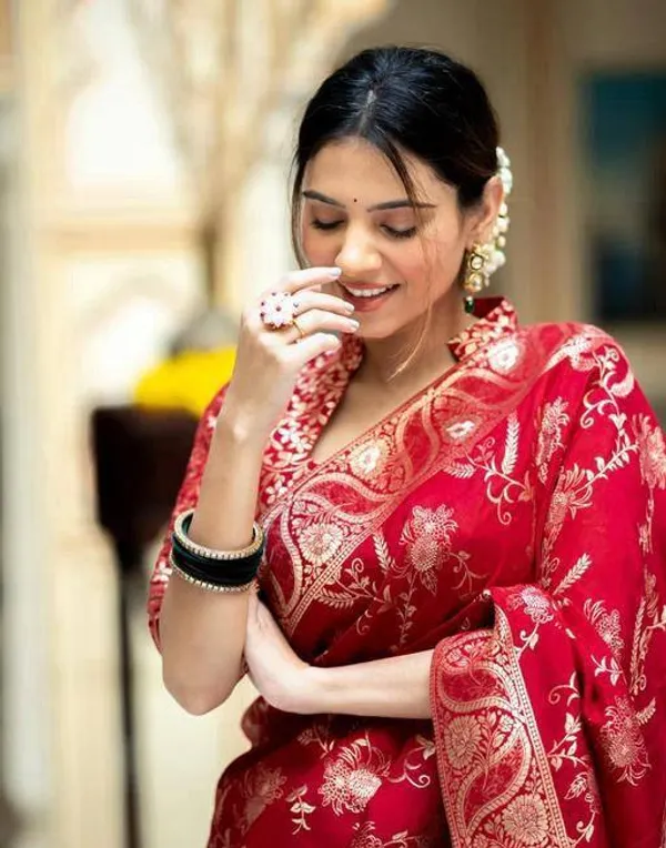 Red_Saree_With_Soft_Lichi_Silk_Fabric_With_Jacquard_Work_With_Red_For_Women