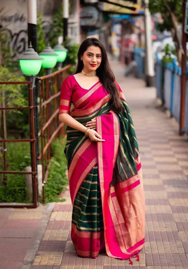Pink_Saree_With_Soft_Lichi_Silk_Fabric_With_Jacquard_Work_With_For_Women