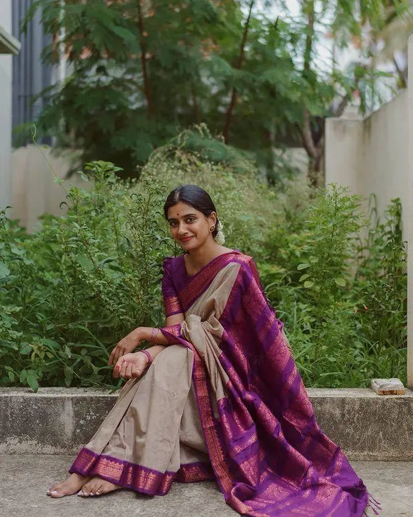 Beige_Saree_With_Soft_Lichi_Silk_Fabric_With_Jacquard_Work_Beige_For_Women