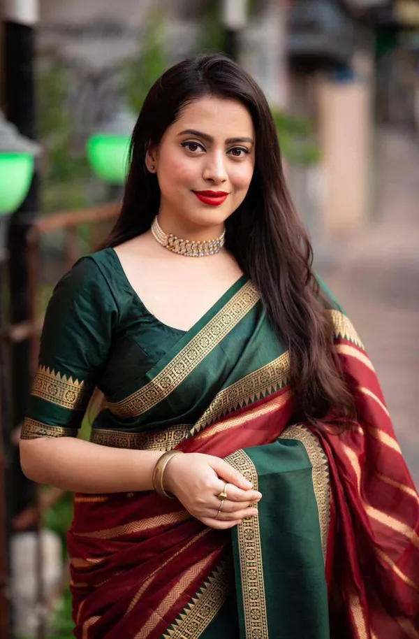 Green_Saree_With_Soft_Lichi_Silk_Fabric_With_Jacquard_Work_With_For_Women