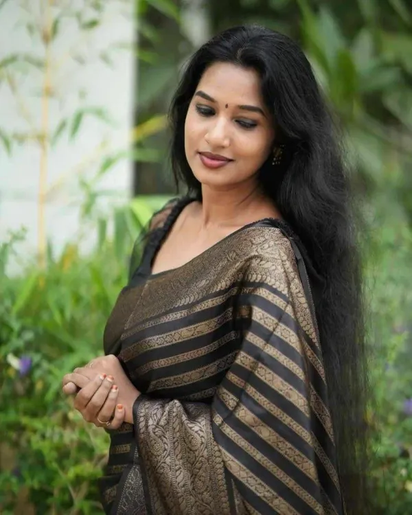 Black_Saree_With_Soft_Lichi_Silk_Fabric_With_Jacquard_Work_With_For_Women