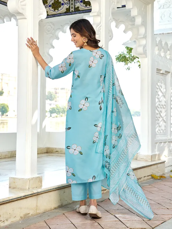 Blue_Cotton_Blend_Straight_Calf_Length_V-Neck_Kurta_Sets_For_Women