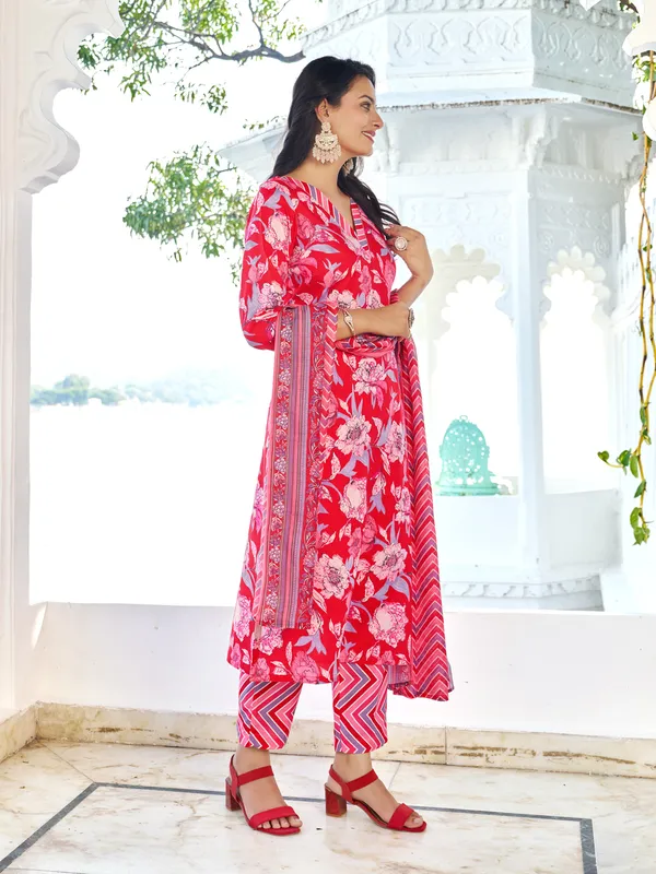 Red_Cotton_Blend_Straight_Calf_Length_V-Neck_Kurta_Sets_For_Women