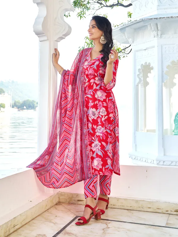 Red_Cotton_Blend_Straight_Calf_Length_V-Neck_Kurta_Sets_For_Women