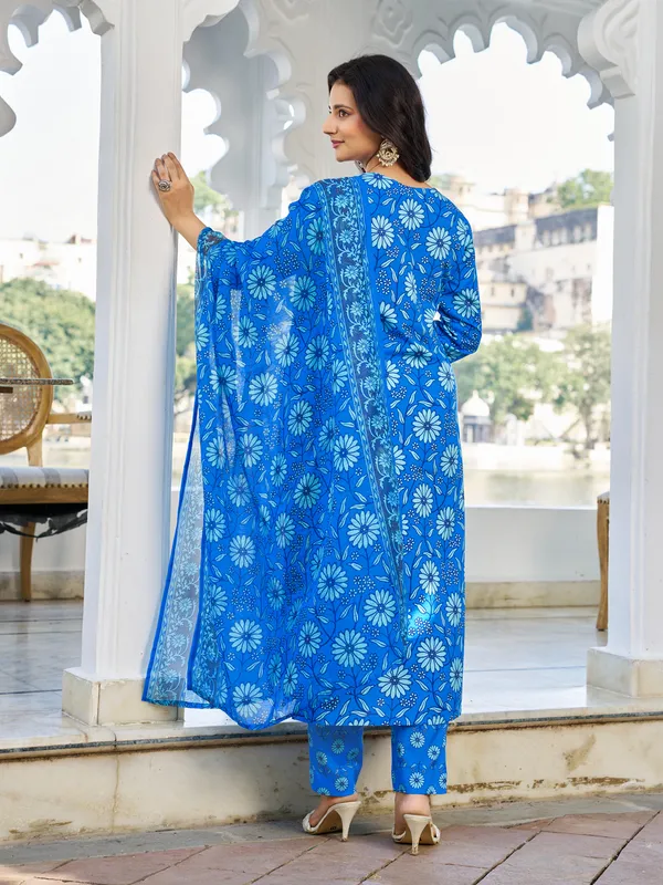 Blue_Cotton_Blend_Straight_Calf_Length_Round_Neck_Kurta_Sets_For_Women