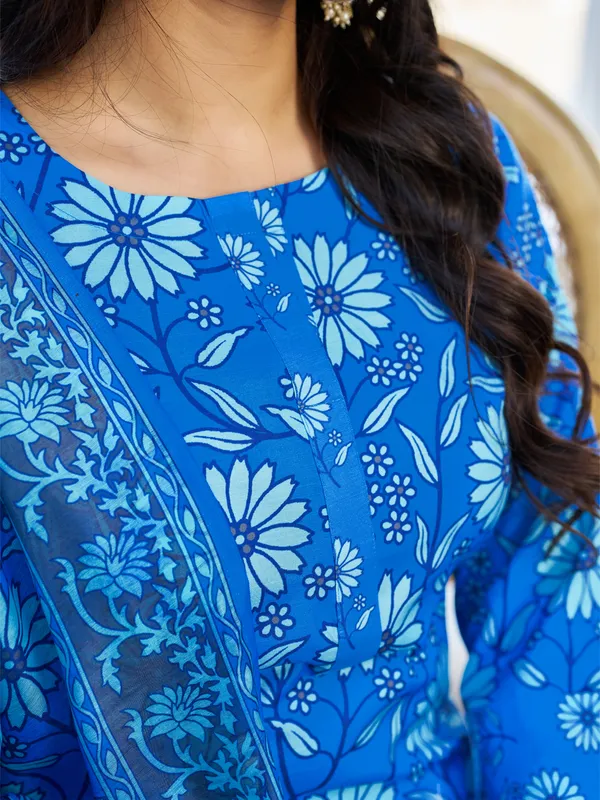Blue_Cotton_Blend_Straight_Calf_Length_Round_Neck_Kurta_Sets_For_Women