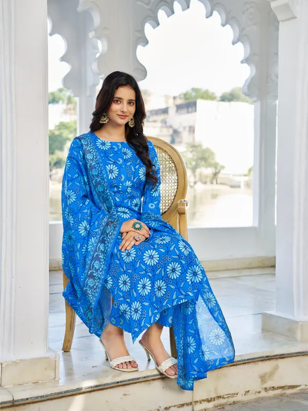 Blue_Cotton_Blend_Straight_Calf_Length_Round_Neck_Kurta_Sets_For_Women