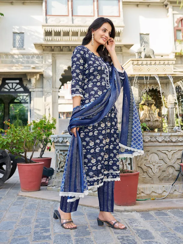 Navy_Blue_Cotton_Blend_Straight_Calf_Length_Round_Neck_Kurta_Sets_For_Women