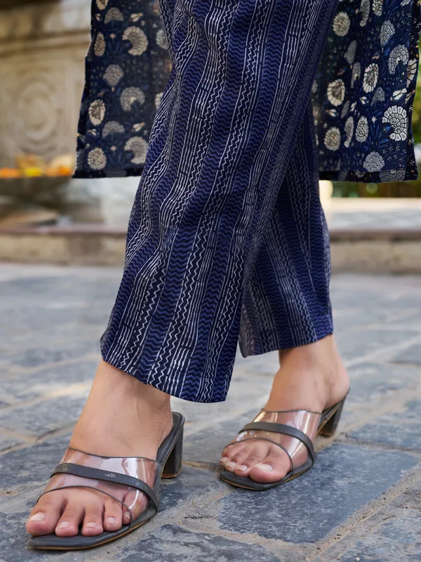 Navy_Blue_Cotton_Blend_Straight_Calf_Length_Round_Neck_Kurta_Sets_For_Women