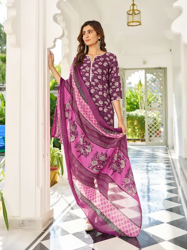 Maroon_Cotton_Blend_Straight_Calf_Length_Keyhole_Neck_Kurta_Sets_For_Women