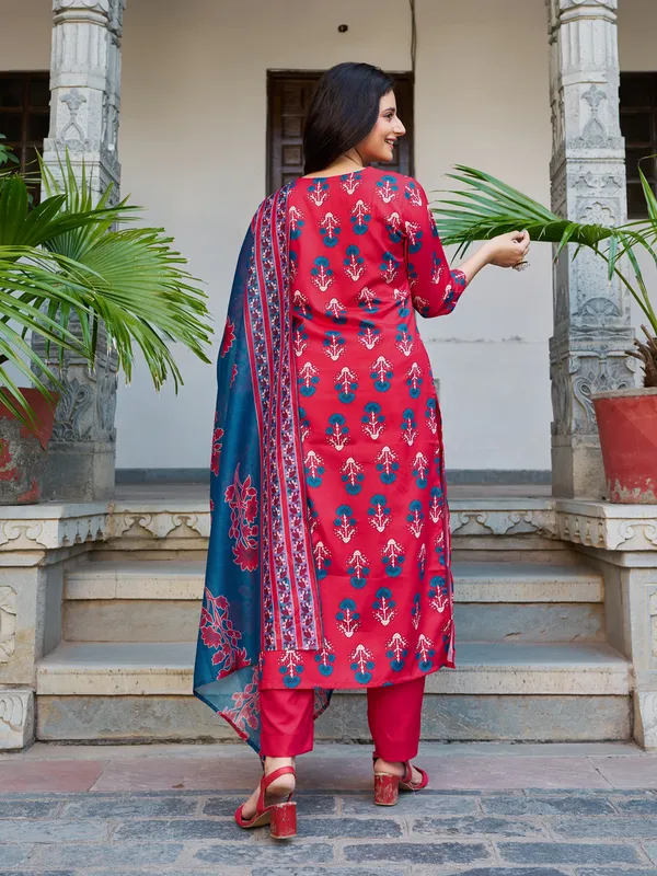 Red_Cotton_Blend_Straight_Calf_Length_Keyhole_Neck_Kurta_Sets_For_Women