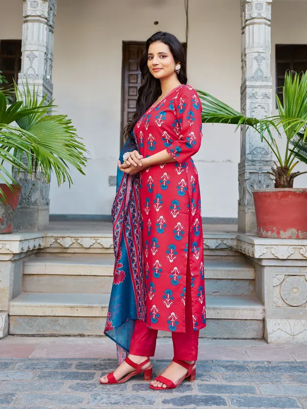 Red_Cotton_Blend_Straight_Calf_Length_Keyhole_Neck_Kurta_Sets_For_Women