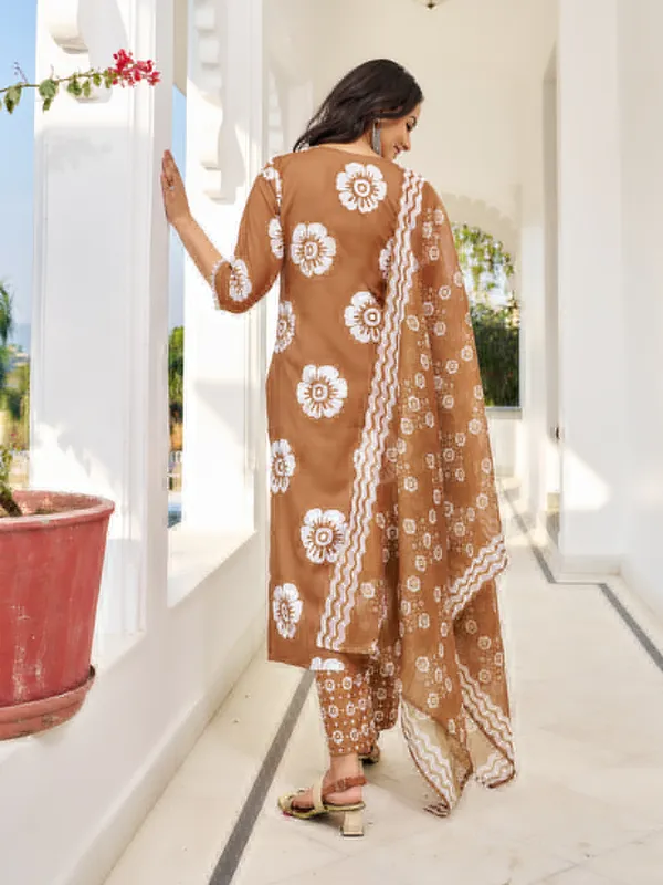 Rust_Cotton_Blend_Straight_Calf_Length_Round_Neck_Kurta_Sets_For_Women