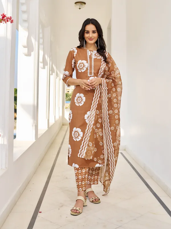 Rust_Cotton_Blend_Straight_Calf_Length_Round_Neck_Kurta_Sets_For_Women