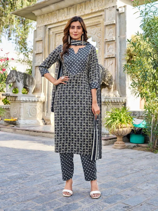 Navy_Blue_Cotton_Blend_Straight_Calf_Length_Keyhole_Neck_Kurta_Sets_For_Women