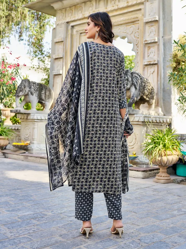 Navy_Blue_Cotton_Blend_Straight_Calf_Length_Keyhole_Neck_Kurta_Sets_For_Women